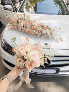 trang trí xe hoa bằng hoa tươi