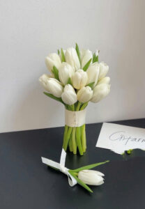 hoa cưới cầm tay-bó hoa tulip
