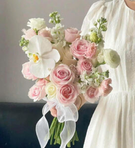 hoa cưới cầm tay hồng pastel- hoa cưới cầm tay ý nghĩa